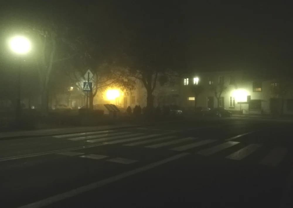 Słabo oświetlone przejście dla pieszych w Żerkowie. Mieszkańcy się niepokoją