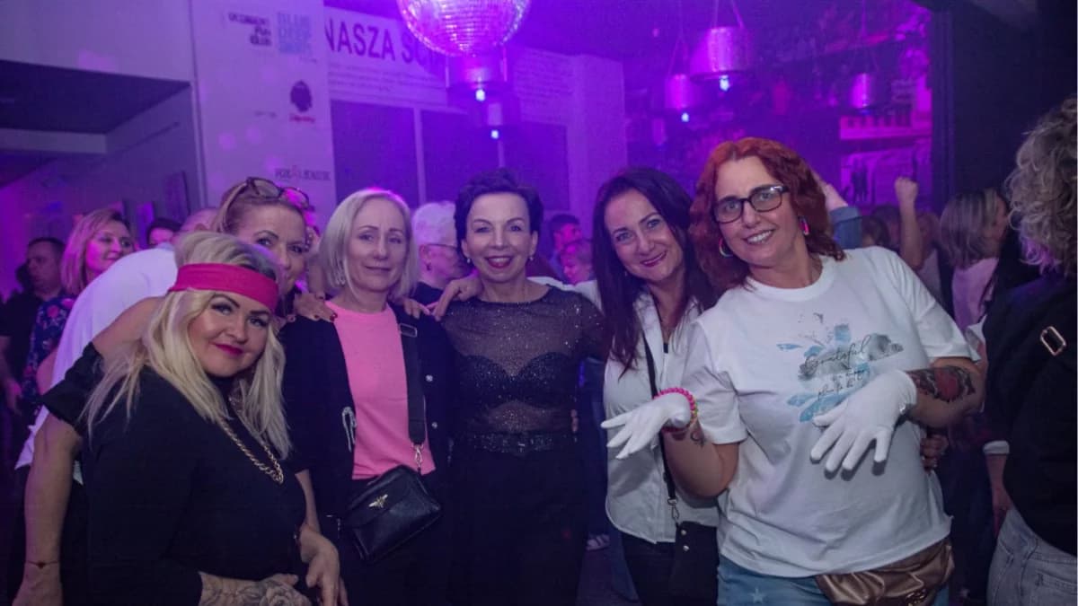 Po 35 latach znów zatańczyli w JOK-u. Tak wyglądała “Dyskoteka jak za dawnych lat” [ZDJĘCIA, AKTUALIZACJA]