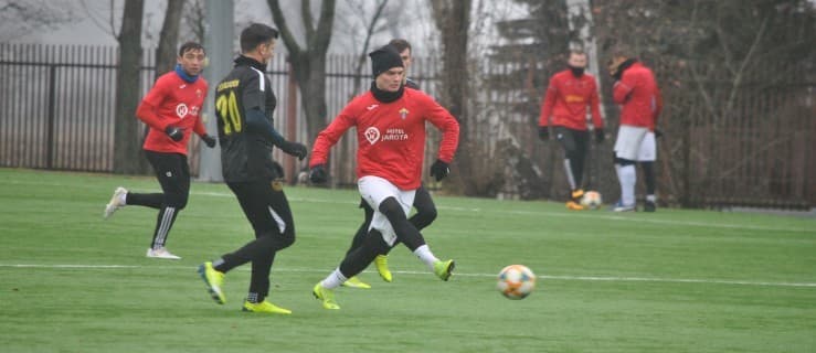 Jarota wygrywa w Gnieźnie w przedostatnim sparingu