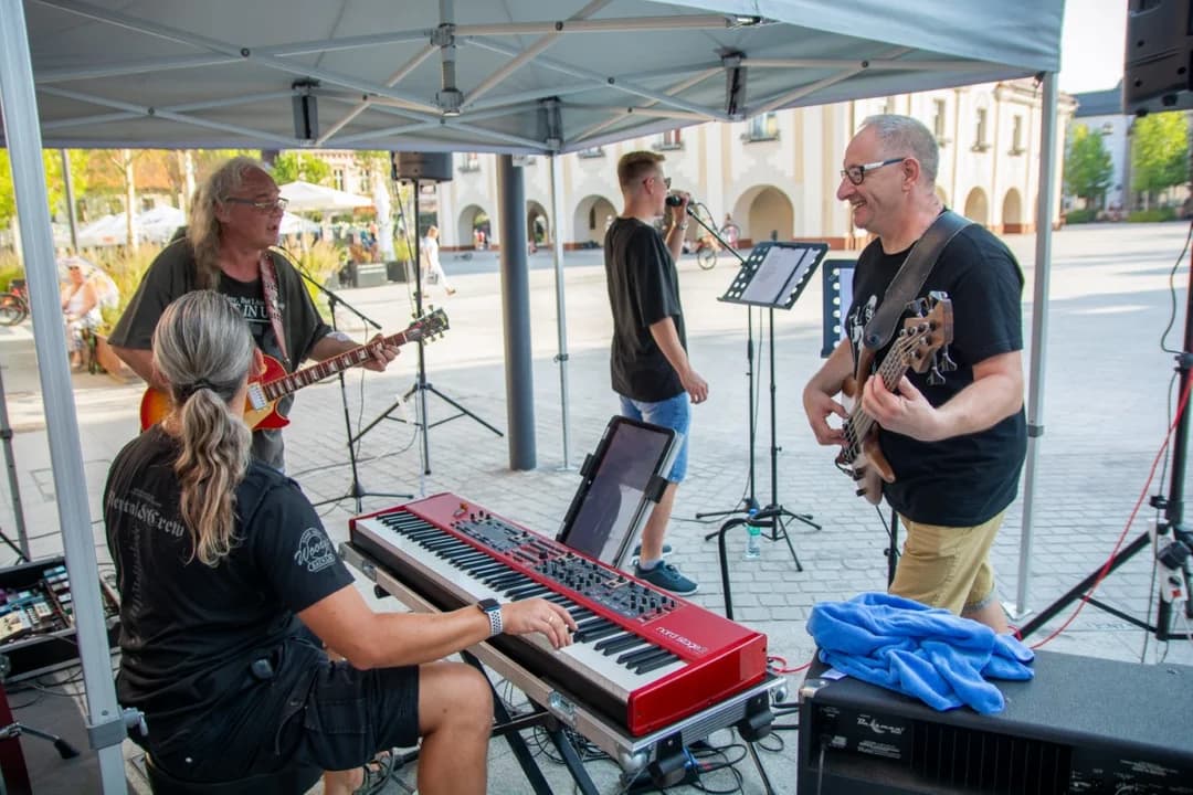 Uliczny koncert “U Łącznego” w Jarocinie. Blues na pożegnanie wakacji [ZDJĘCIA]
