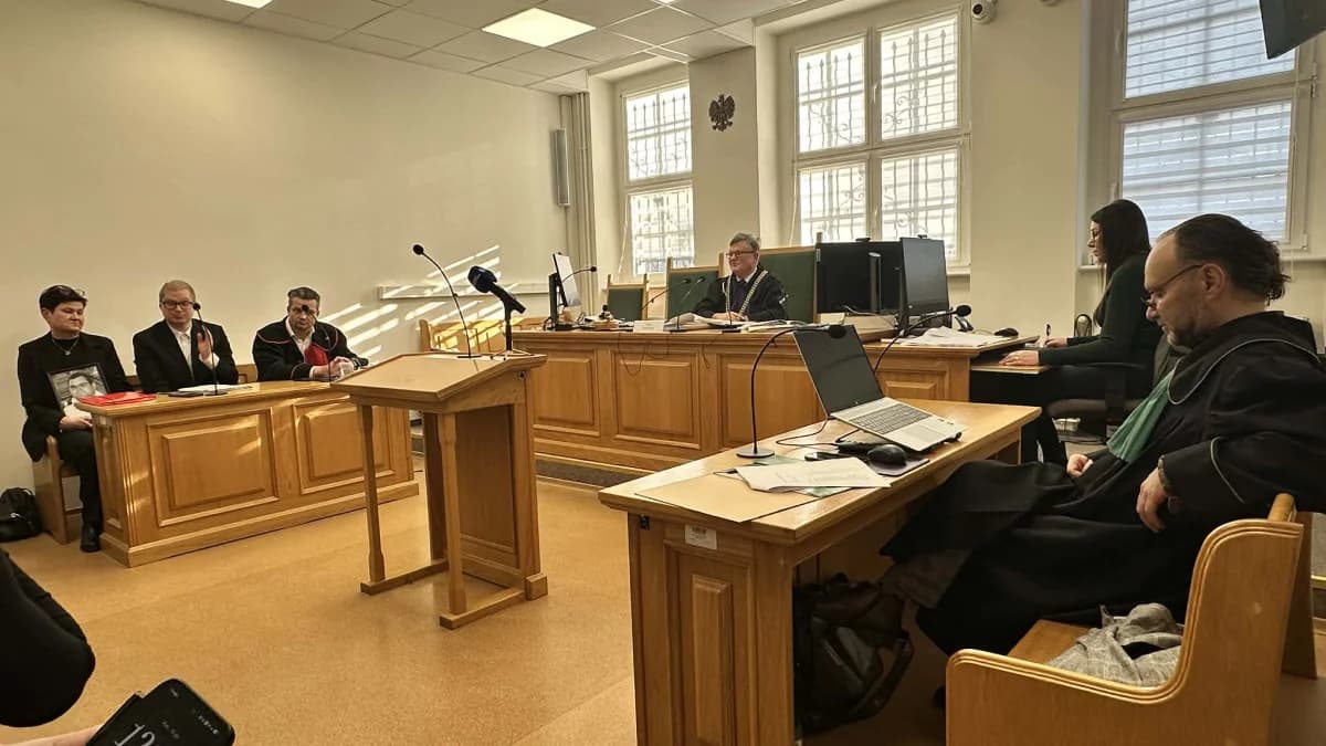 Proces księdza oskarżonego o psychiczne znęcanie się nad wikarym. Młody duchowny popełnił samobójstwo [RELACJA]