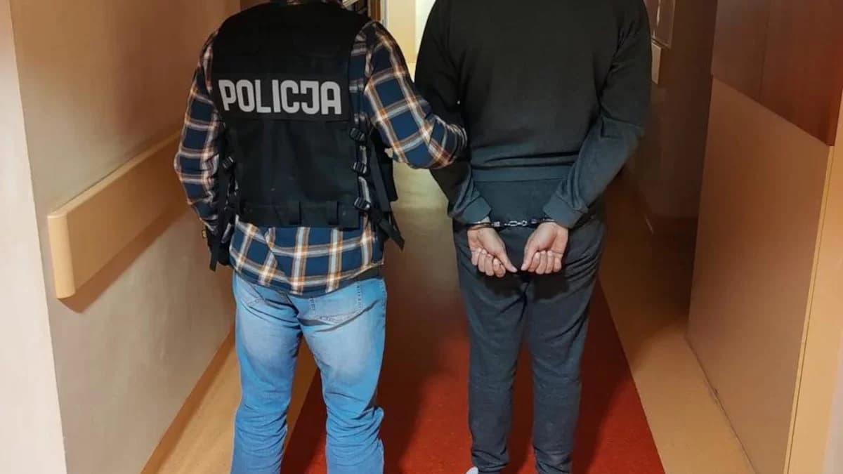Był poszukiwany przez policję. Wpadł, bo jechał po pijanemu