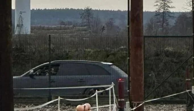 Jeżdżą po okolicy i robią zdjęcia posesji? "Po okolicy krąży samochód szara myszka"