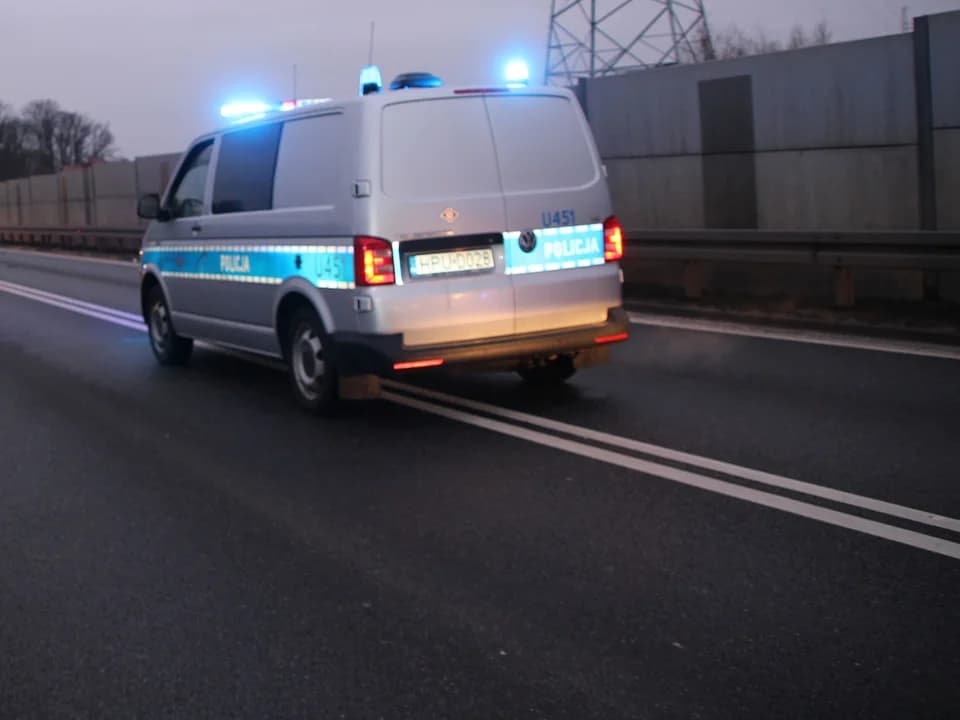 Policyjny pościg za audi w Jarocinie. Kierowca auta w policyjnym areszcie