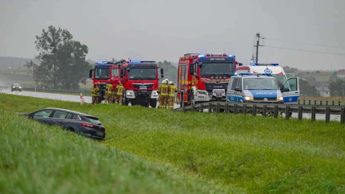 Trzy osoby są w szpitalu po wypadku na obwodnicy Jarocina