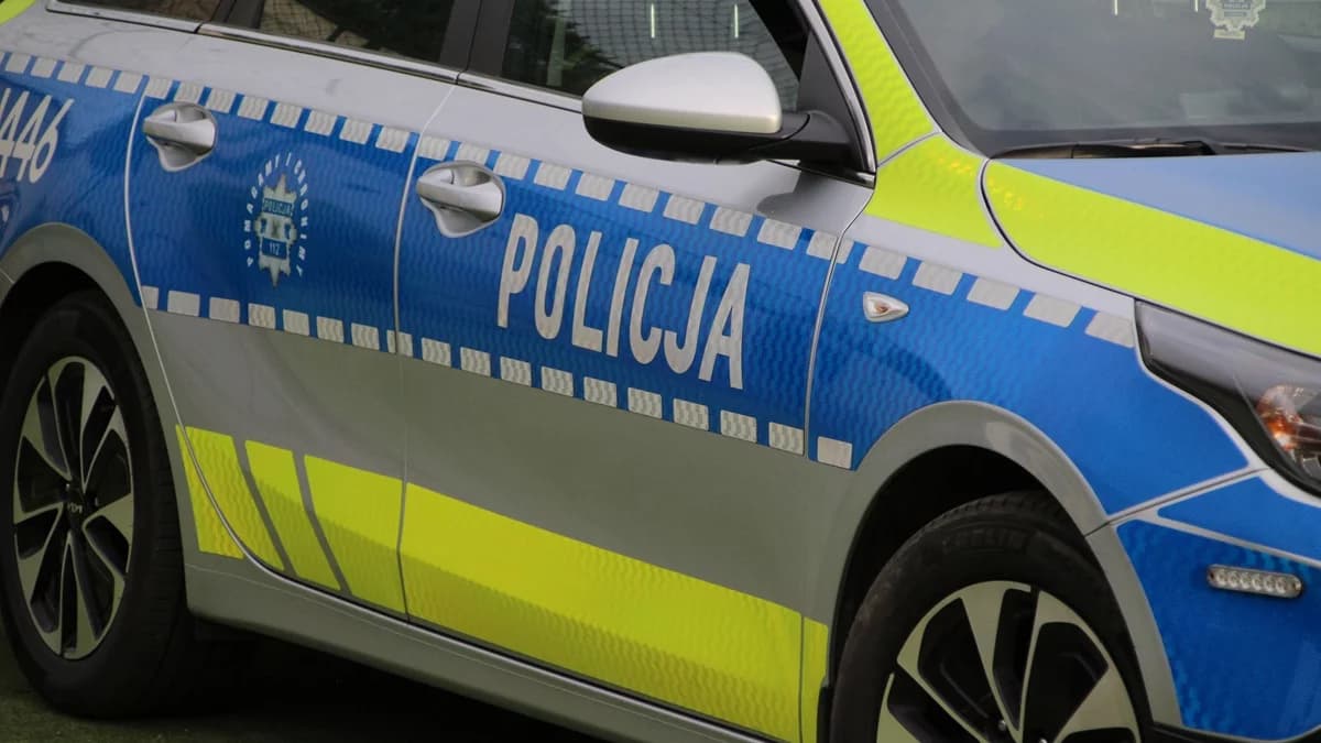 Wypadek na ścieżce rowerowej w Jarocinie. Kobieta trafiła do szpitala
