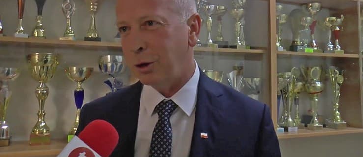 Przez furtkę przejął obowiązki dyrektora