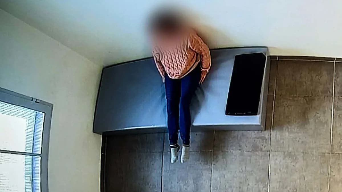 49-latka rzuciła się z pięściami na ratowników medycznych. Przyjechali pomóc chorej matce kobiety