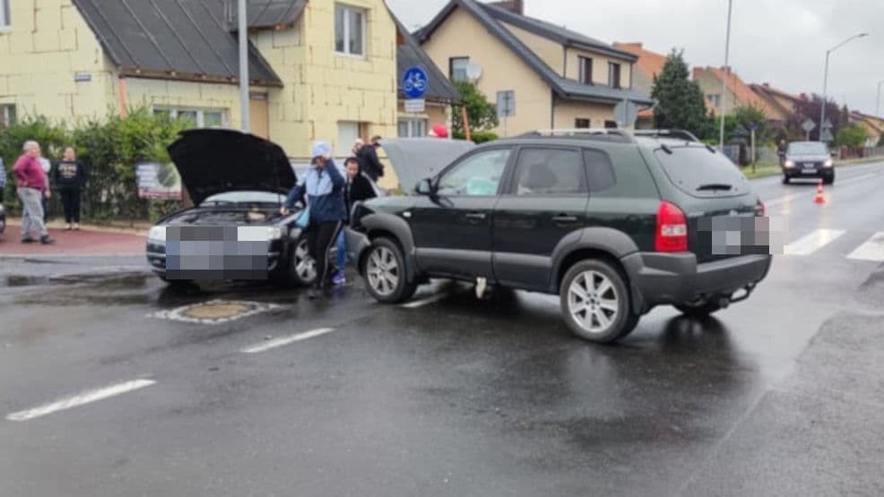 Kolizja na skrzyżowaniu ulic Maratońskiej i Żerkowskiej w Jarocinie