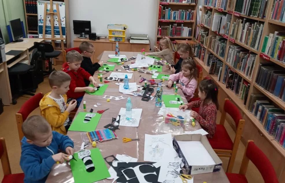 Biblioteka w Nowym Mieście ogłasza konkurs plastyczny dla dzieci. Trzeba stworzyć swojego dinozaura