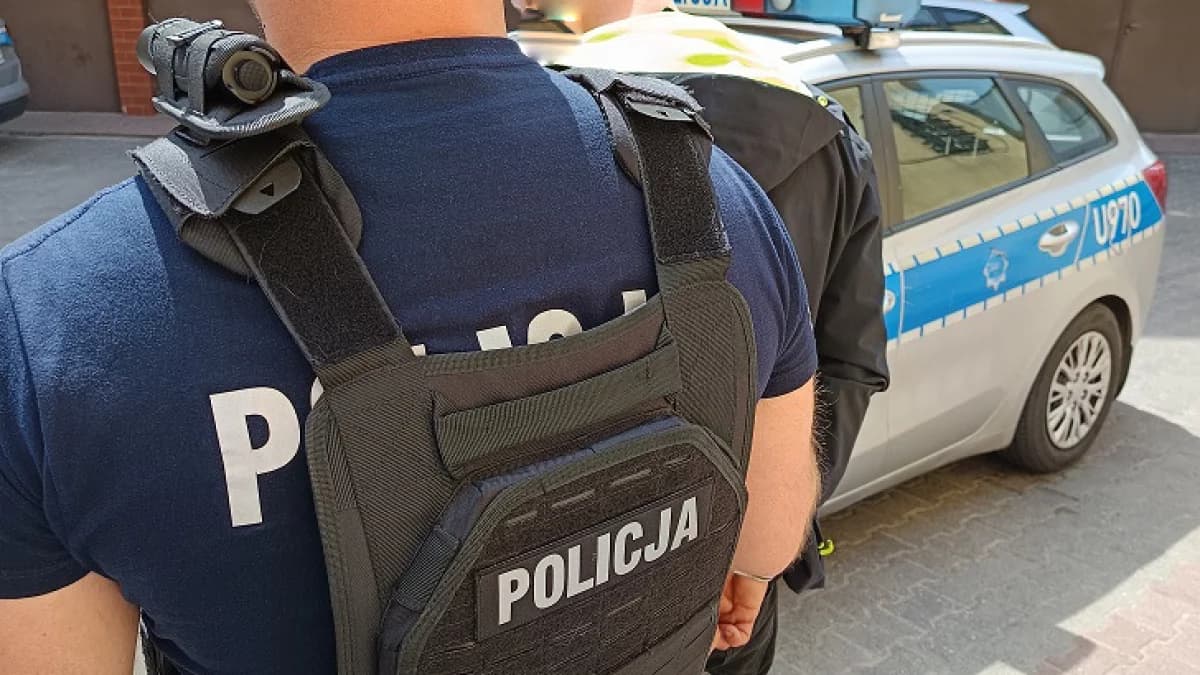 Zgłosił, że kobieta została ugodzona nożem. Jarocińska policja ustaliła mężczyznę, który bezpodstawnie zaangażował służby