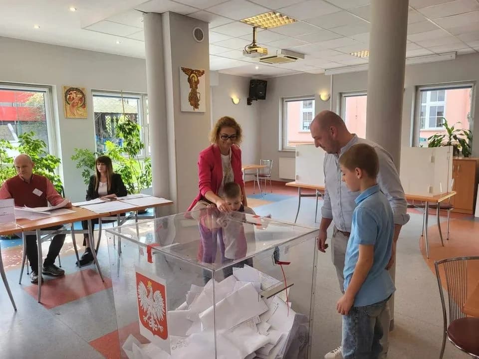 Wybory Samorządowe 2024. Trwa głosowanie w gminach Jaraczewo, Jarocin, Kotlin, Żerków, Nowe Miasto