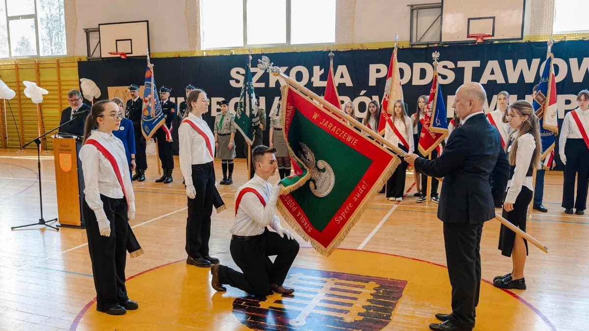 Szkole Podstawowej w Jaraczewie nadano imię Bohaterów Armii „Poznań”