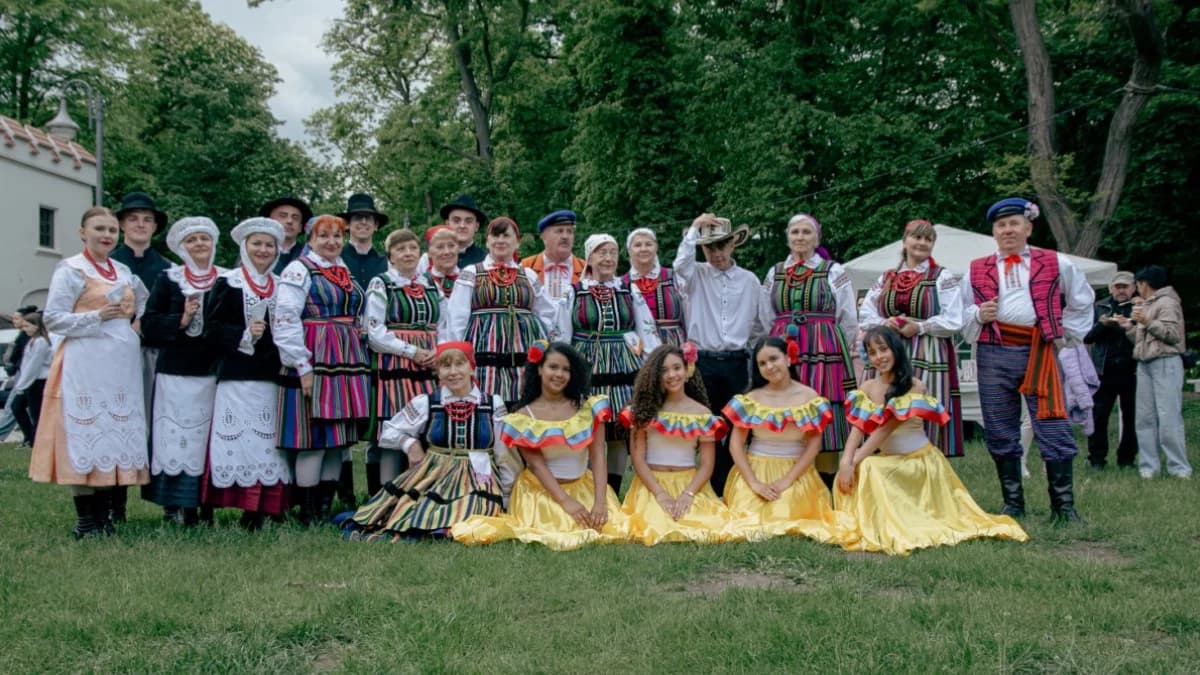 Muzyka, taniec i regionalne smaki. Tak wyglądała Biesiada Jarocińsko-Opoczyńska [ZDJĘCIA]