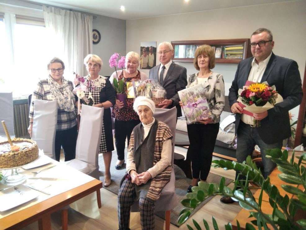 Pani Jadwiga z Goliny obchodziła setne urodziny [ZDJĘCIA]