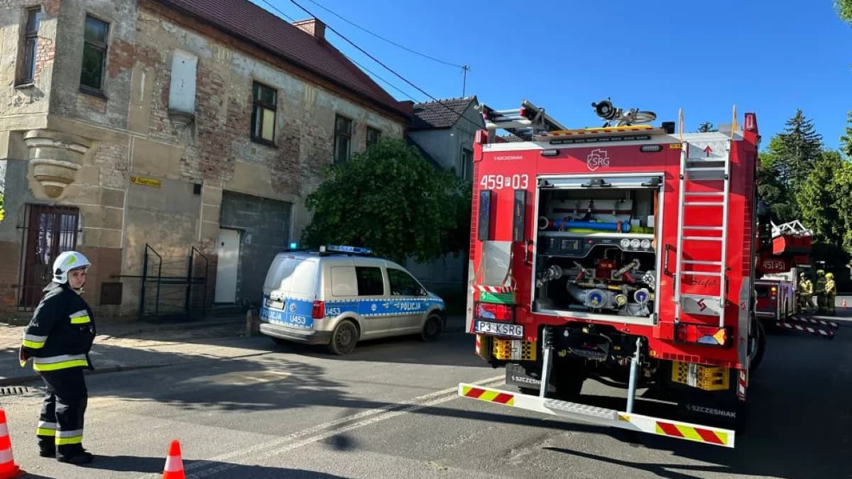 Pożar mieszkania w kamienicy w Górze