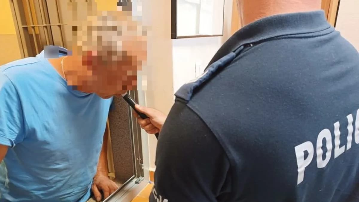 Pili, wpadli za kierownicą w centrum Jarocina