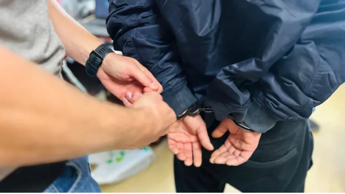 Pracownik okradał swojego pracodawcę. Jego łupem padł towar o wartości blisko 15 tys. złotych