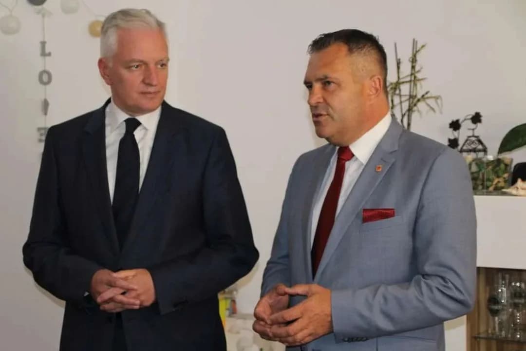 Burmistrz Jarocina podjął decyzję w sprawie swojego członkostwa w partii Gowina