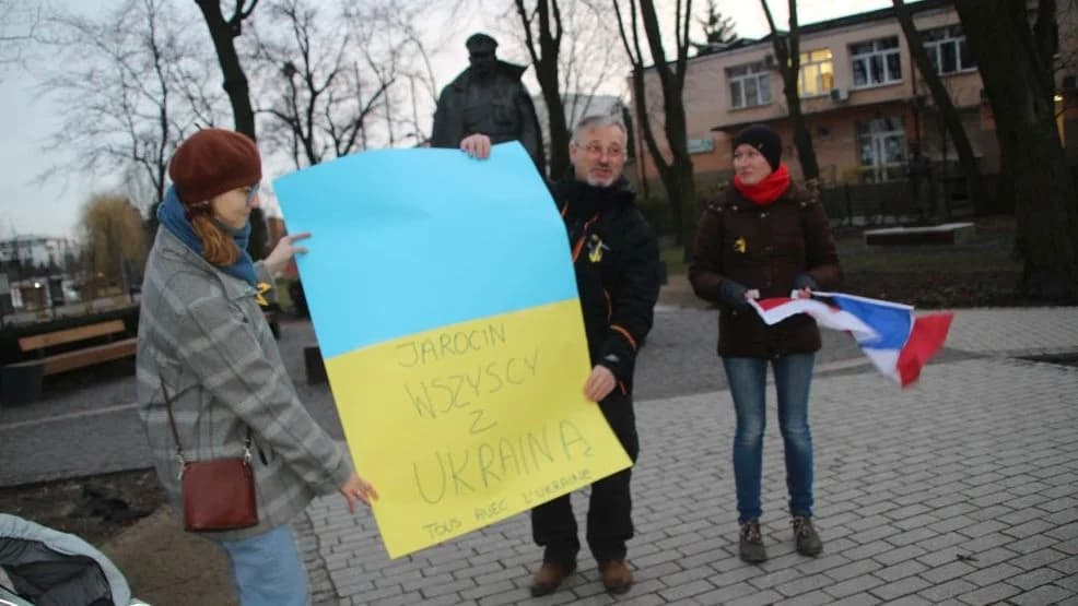 Jarocin solidarny z Ukrainą. Pokojowe spotkanie w parku [ZDJĘCIA, WIDEO]