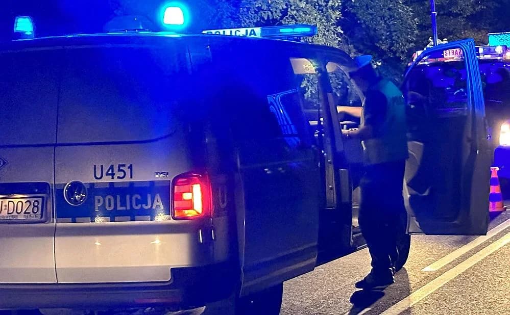 Mężczyznę z raną kłutą klatki piersiowej znaleziono przy DK 12 w Górze