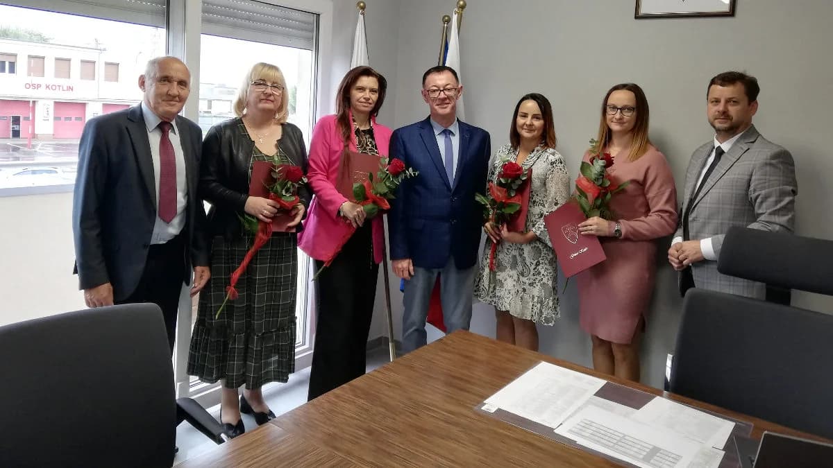 Dzisiaj przypada Dzień Nauczyciela. Zobacz, kogo nagrodził wójt Kotlina