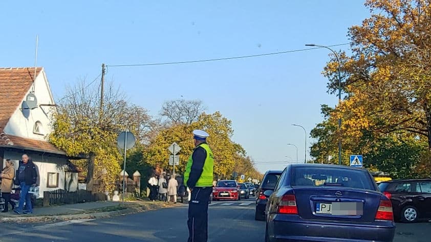 Zmiana organizacji ruchu przy jarocińskich cmentarzach [ZDJĘCIA]