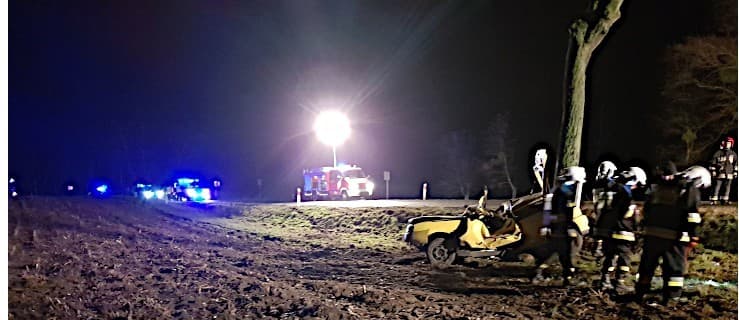 Śmiertelny wypadek na DK 12. Kierowca nie żyje. Pasażer zmarł w szpitalu