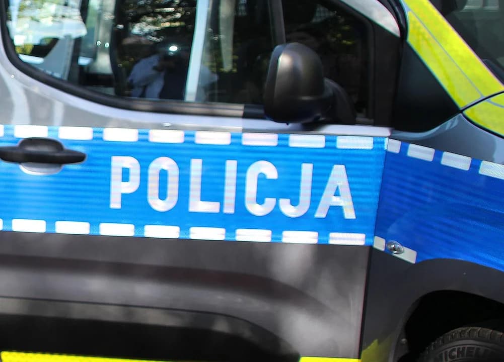 Mieszkaniec gminy Kotlin wszedł do rzeki. Uratowali go policjanci