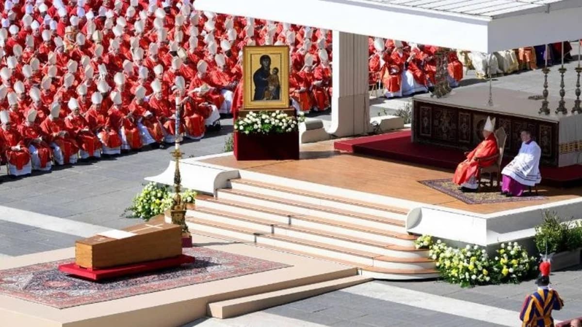 Ceremonia pogrzebowa papieża Franciszka zgromadziła w Watykanie około 250 tysięcy osób