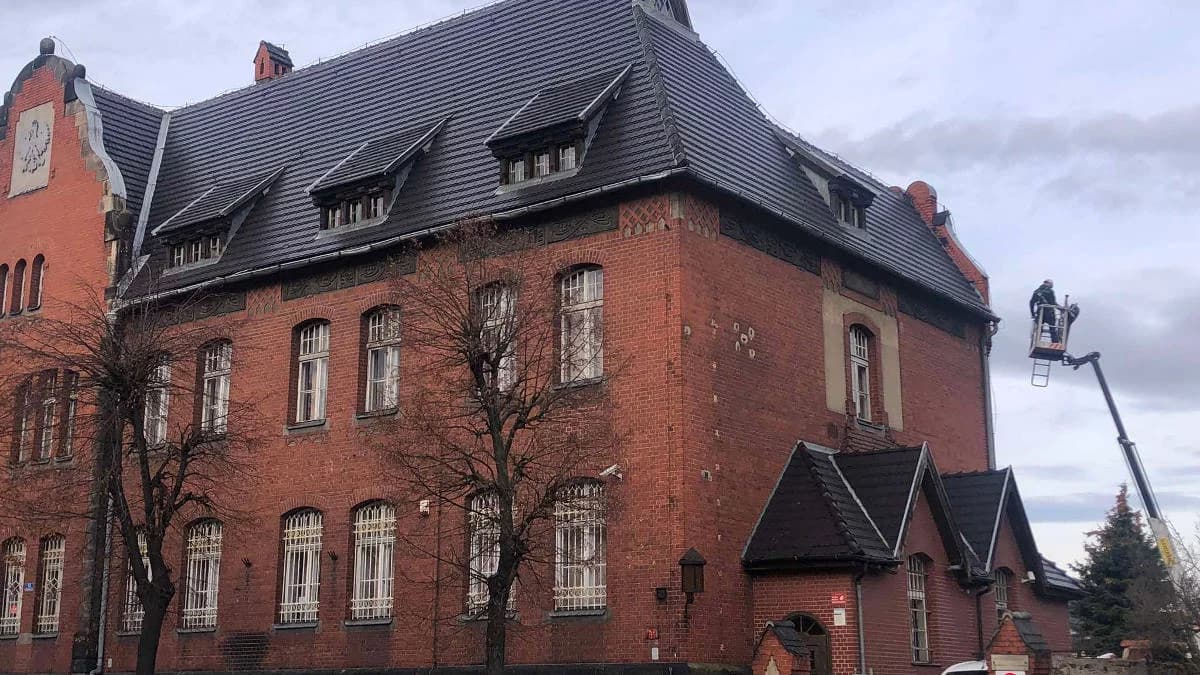 Kolejki w filii pocztowej w Jarocinie. Główny urząd nie działa. Jak długo potrwa ta sytuacja?