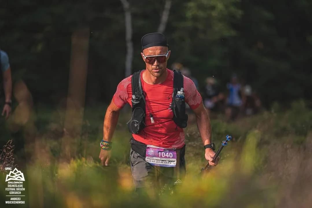 Nie spał dwie noce i przebiegł 240 kilometrów. Mikołaj Jakrzewski w Biegu 7 szczytów [ZDJĘCIA]