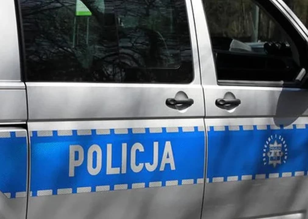 Kompletnie pijany przyjechał na pogrzeb w Brzóstkowie. Wezwano policję