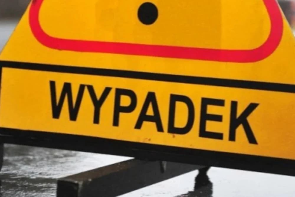 Zderzenie dwóch aut w Golinie. Jedna osoba zabrana do szpitala