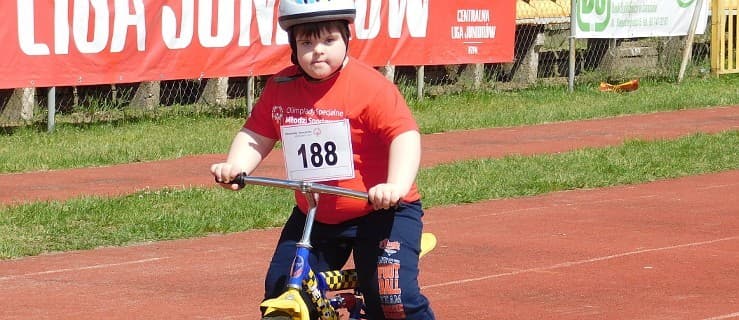 Niepełnosprawni pokazali swoją moc - kolarze na olimpiadzie specjalnej w Jarocinie
