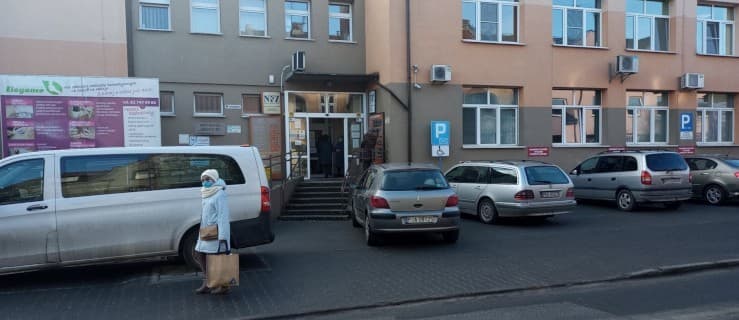 Tłumy pod punktami szczepień - jak wygląda sytuacja w Jarocinie? [SONDA]