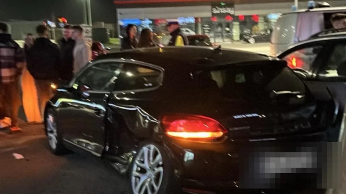 Pijana 19-latka wjechała w witrynę sklepową w Jarocinie. Na sumieniu ma znacznie więcej