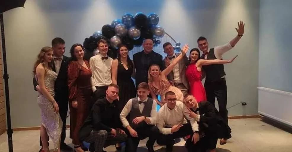 Studniówka 2022. Trzy szkoły zdecydowały się na bal. Co z pozostałymi? [ZDJĘCIA]