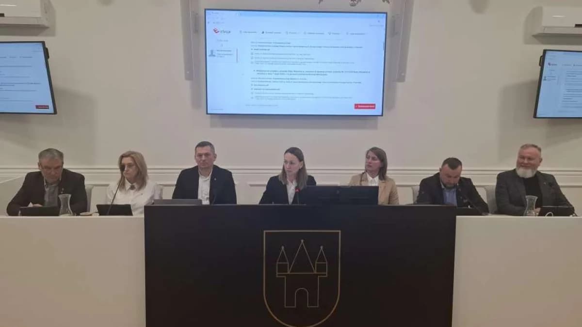 Pierwsze posiedzenie Rady Miejskiej w Jarocinie w 2026 r. Co w programie? [AKTUALIZACJE, TRANSMISJA, SONDA]