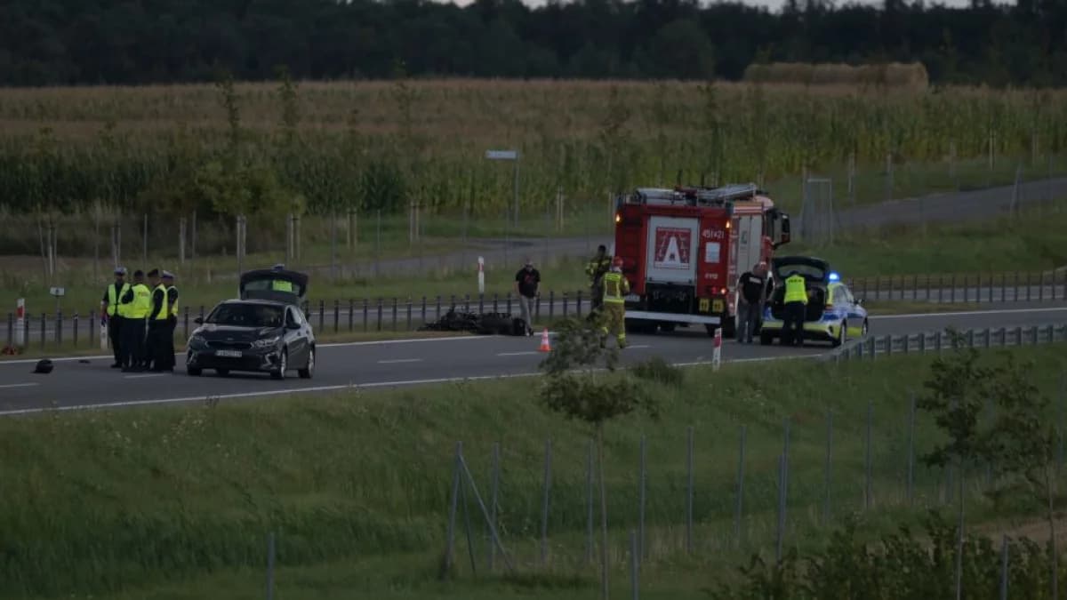Tragiczny wypadek na obwodnicy Jarocina. Nie żyje motocyklista. S11 zablokowana [AKTUALIZACJA]