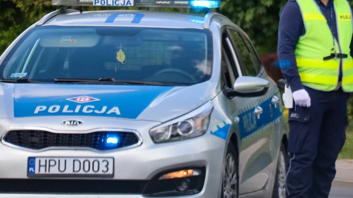 Jechał bez prawa jazdy przez miasto. 20-latek wpadł podczas kontroli