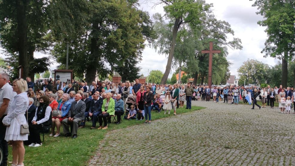 Wierni z całego dekanatu świętowali rocznicę koronacji obrazu podczas odpustu w Golinie [ZDJĘCIA, WIDEO]