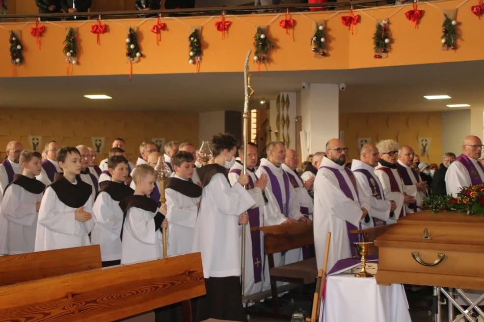 Pochodzący z Jarocina franciszkanin ma szansę zostać prowincjałem. Zobacz, o kim mowa