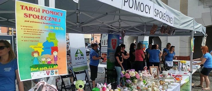 Targi pomocy społecznej na rynku