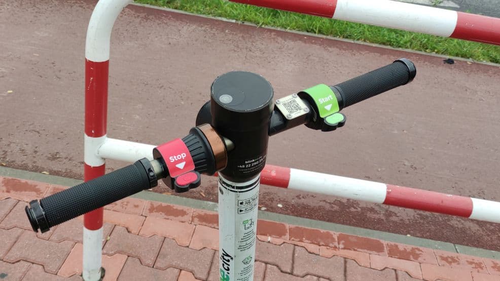 Hulajnogi elektryczne pojawiły się w Jarocinie. Jak z nich korzystać?