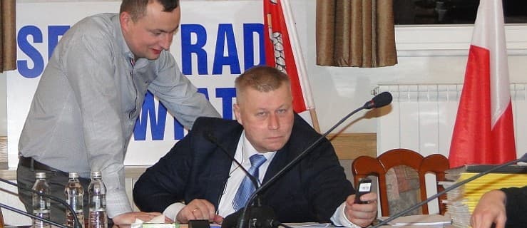 Twierdzi, że ma dosyć. Rezygnuje. Kto poprowadzi ich do wyborów?