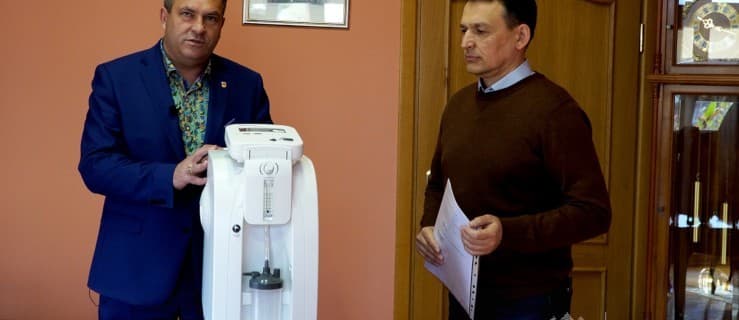 Burmistrz Jarocina przekazał cenny sprzęt chorym z kotlińskiego DPS-u
