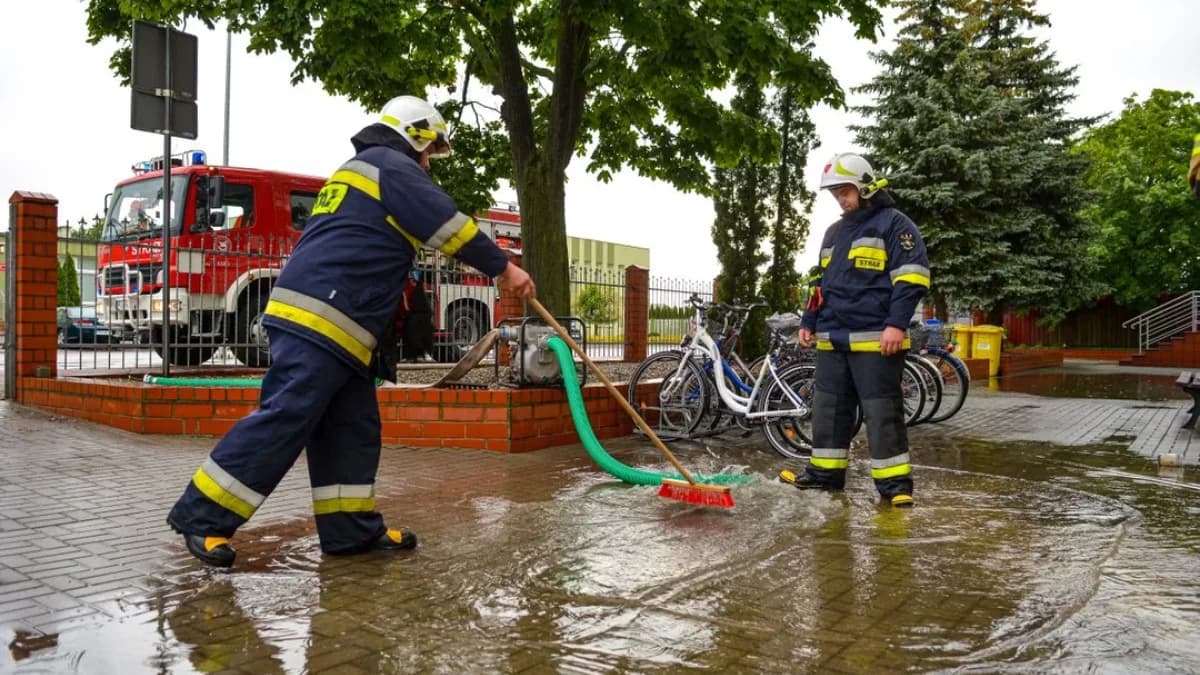 Burza w Jarocinie i okolicy. Strażackie interwencje