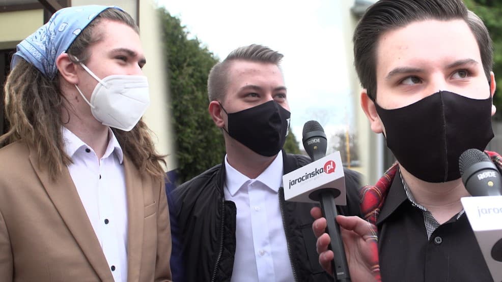 Matura 2021. Uczniowie odebrali świadectwa - jak im poszło? [WIDEO]
