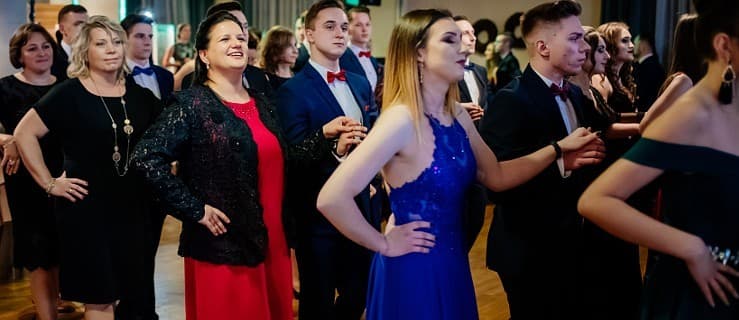 Była gościem specjalnym. Zatańczyła poloneza. Czy pamiętała kroki?